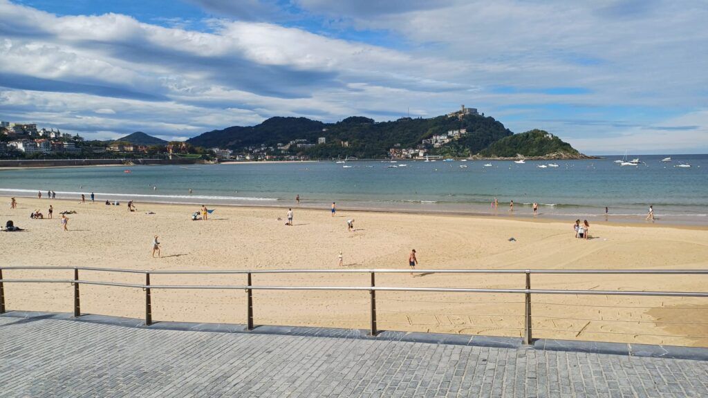 Playa de la Concha . San Sebastián en un día